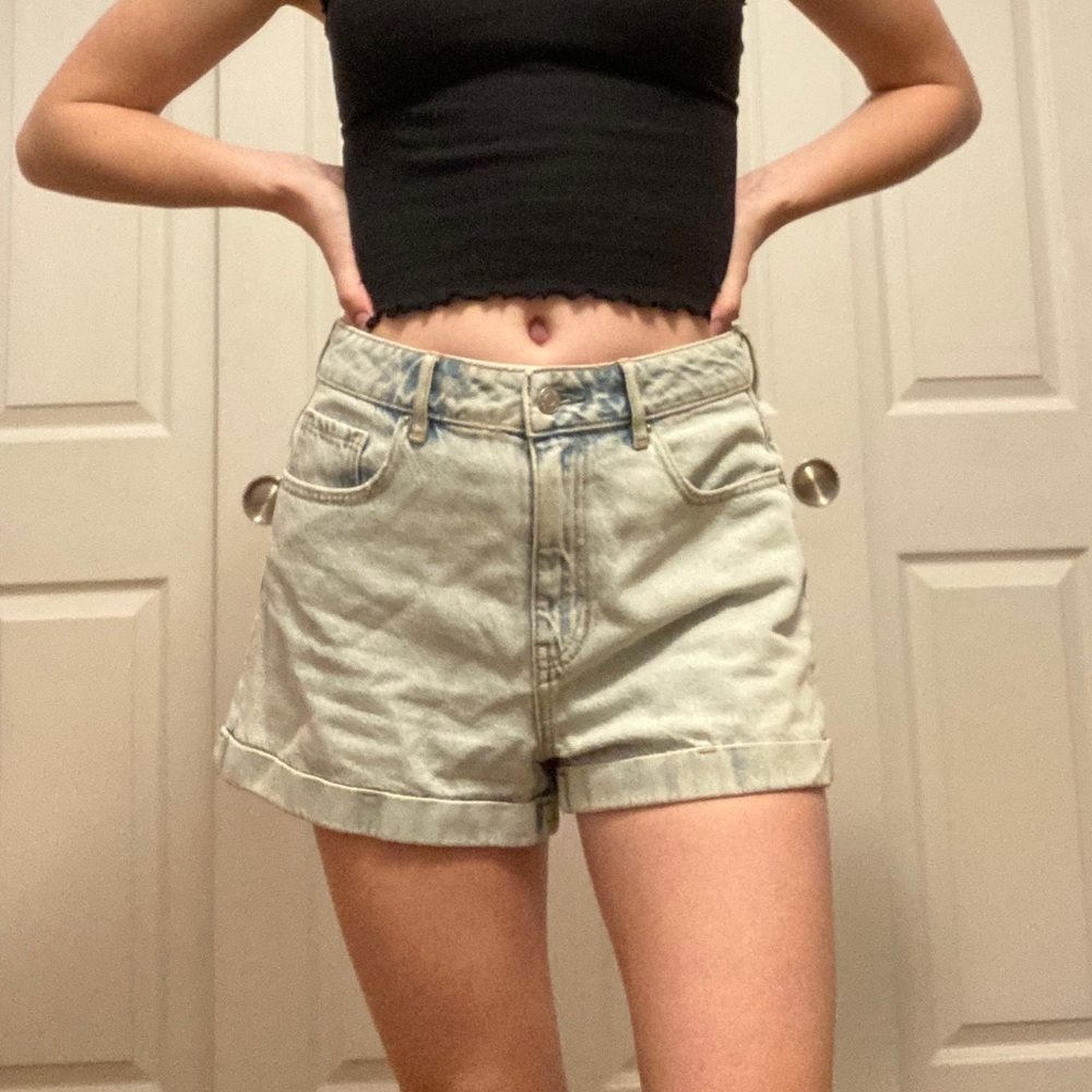 Mom short